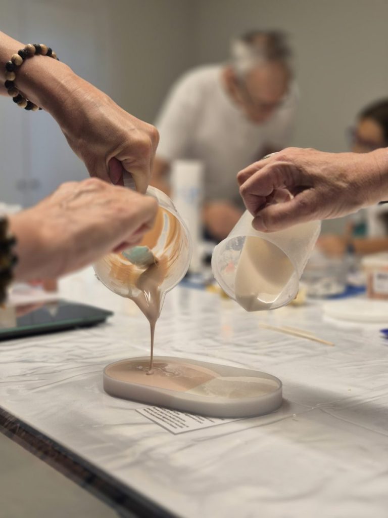 Atelier création en jesmonite – les découvertes de l’office-1