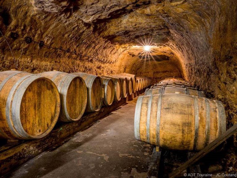 Le Fascinant Week-End au Domaine Nicolas Paget : Ils se mettent en 4 pour nos 5 vins : Dégustation, visites de caves troglodyteset balade en side-car-1