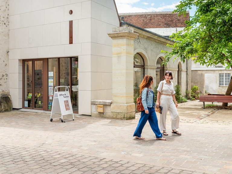 Azay-le-Rideau Tourist Office-1