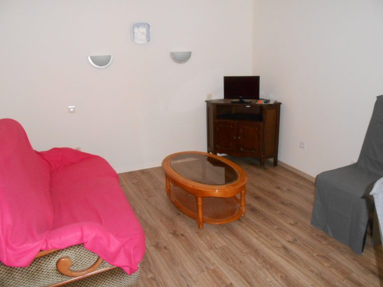 Appartement (Apartment)-2