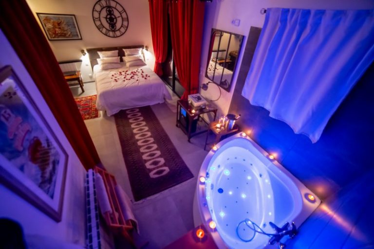 Romantic Suite – Jacuzzi “La Bulle du Nautilus”-2