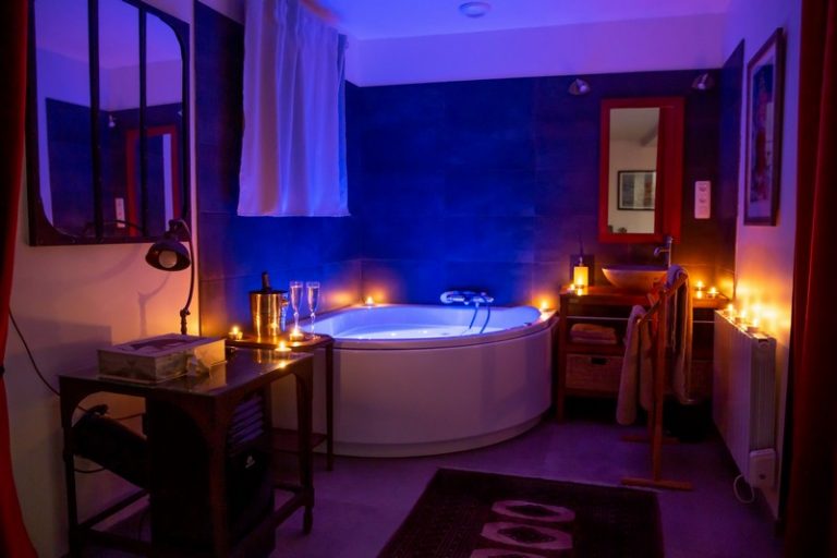 Romantic Suite – Jacuzzi “La Bulle du Nautilus”-6