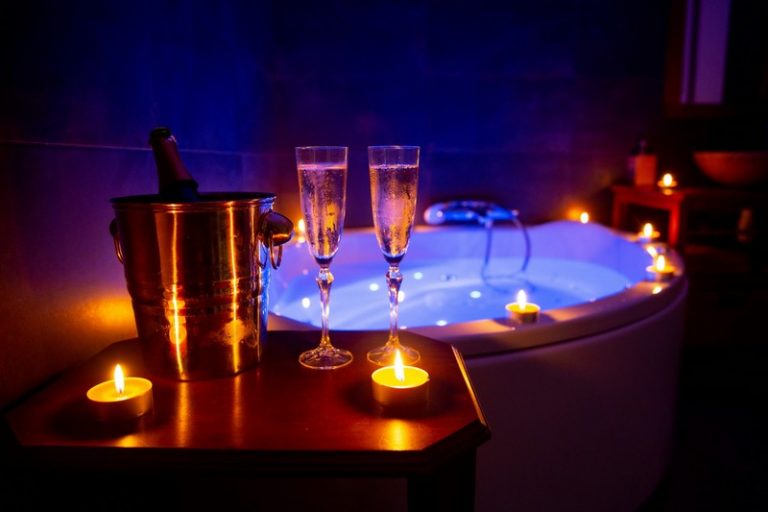 Romantic Suite – Jacuzzi “La Bulle du Nautilus”-13